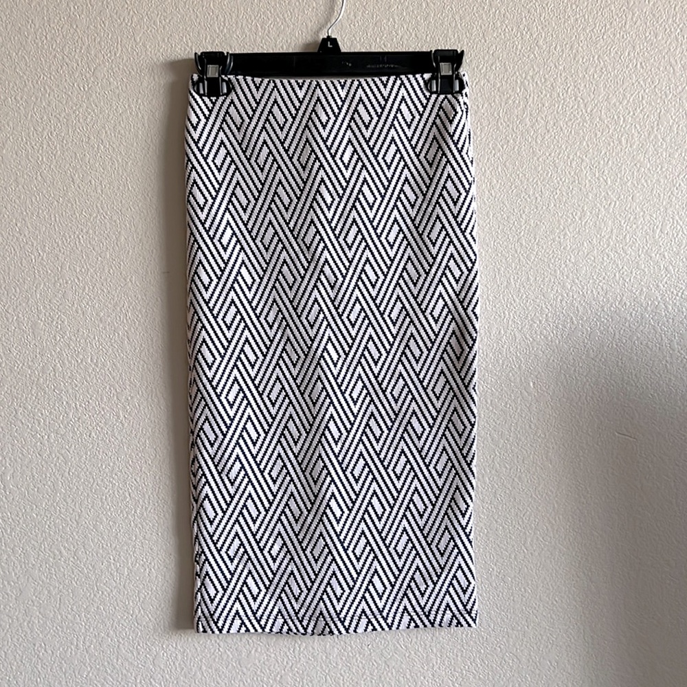 Zara Trafaluc Black White Geometric Diamond Jacquard Midi Pencil Skirt Small